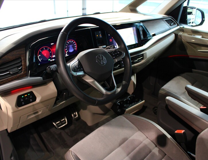 Volkswagen Multivan 10