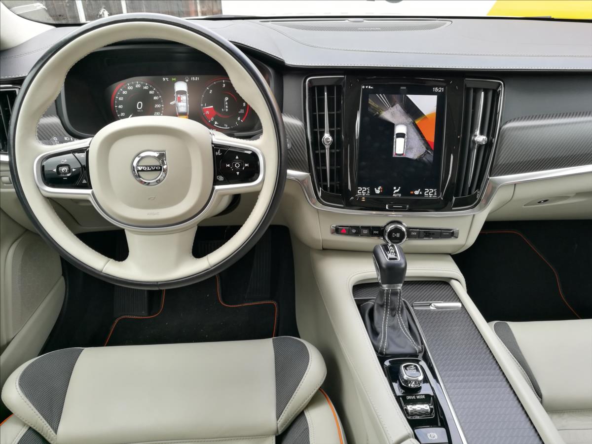 Volvo V90