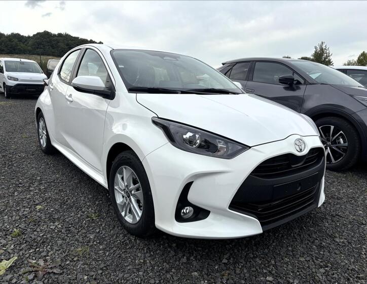 Toyota Yaris 1