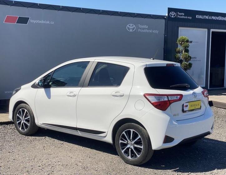 Toyota Yaris 5
