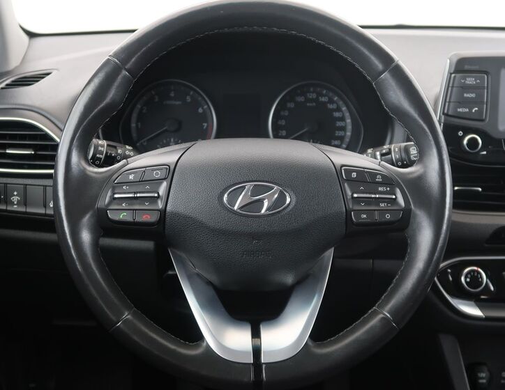 Hyundai i30 16