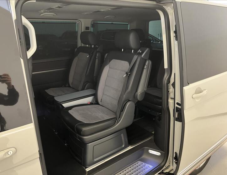 Volkswagen Multivan 18