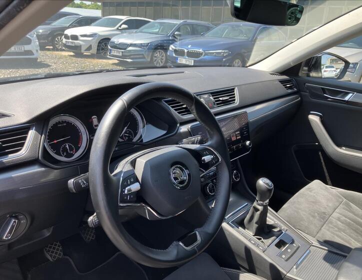 Škoda Superb 9