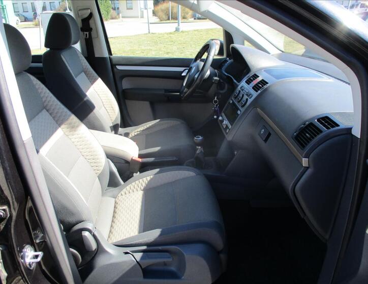 Volkswagen Touran 13