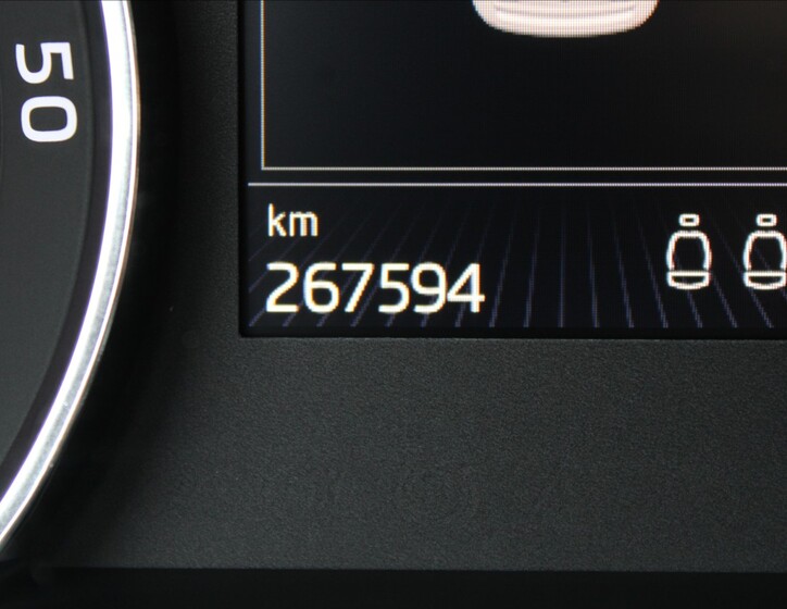 Škoda Superb 9