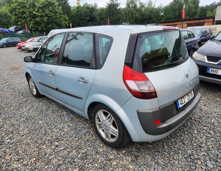 Renault Scénic 8