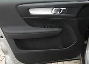 Volvo XC40 8