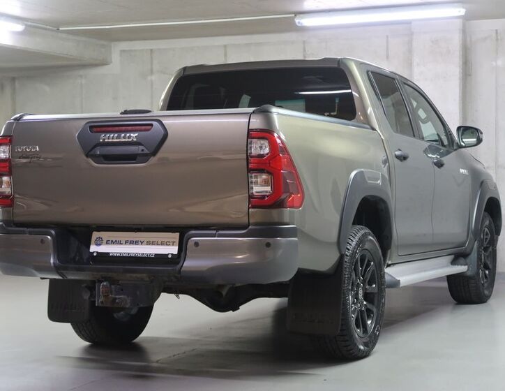 Toyota Hilux 5
