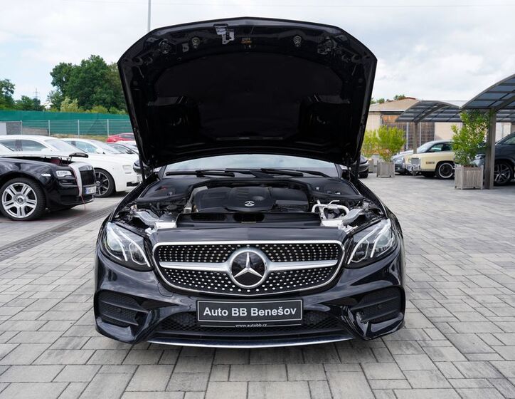 Mercedes-Benz Třídy E 9