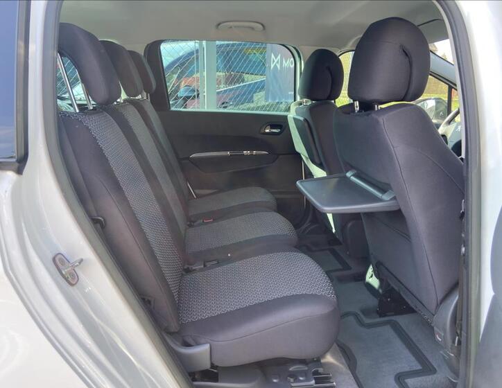 Peugeot 5008 25