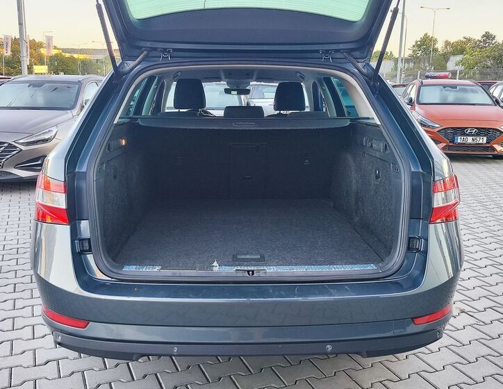 Škoda Superb 9