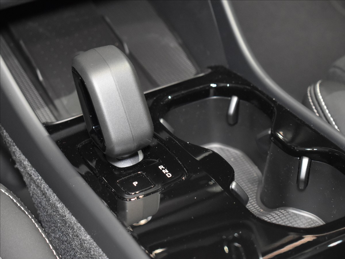 Volvo EX40