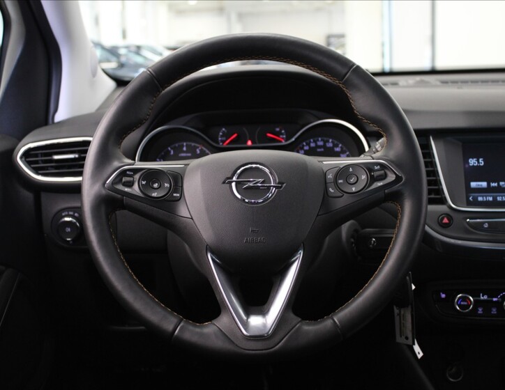 Opel Crossland X 9