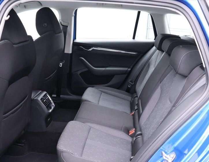 Škoda Octavia 14