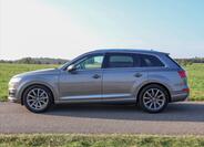Audi Q7 4