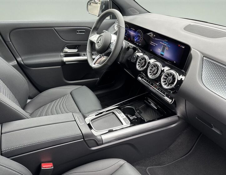 Mercedes-Benz EQA 12