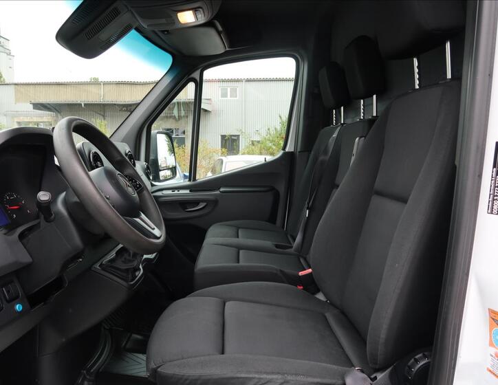Mercedes-Benz Sprinter 12