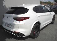 Alfa Romeo Stelvio 5