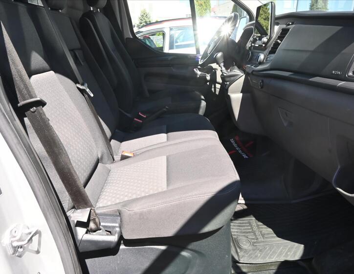 Ford Transit Custom 9