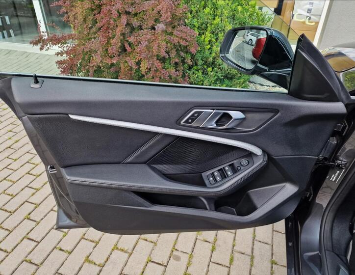 BMW Řada 2 40