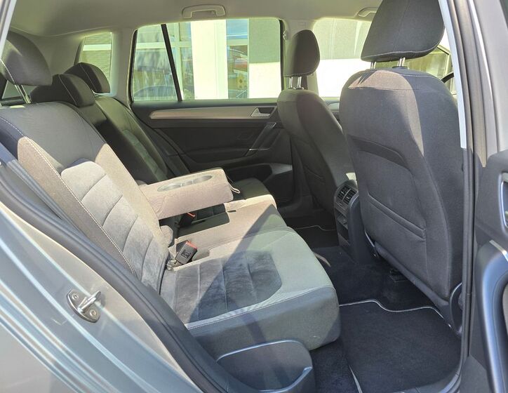 Volkswagen Golf Sportsvan 23