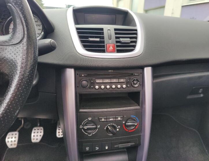 Peugeot 207 23