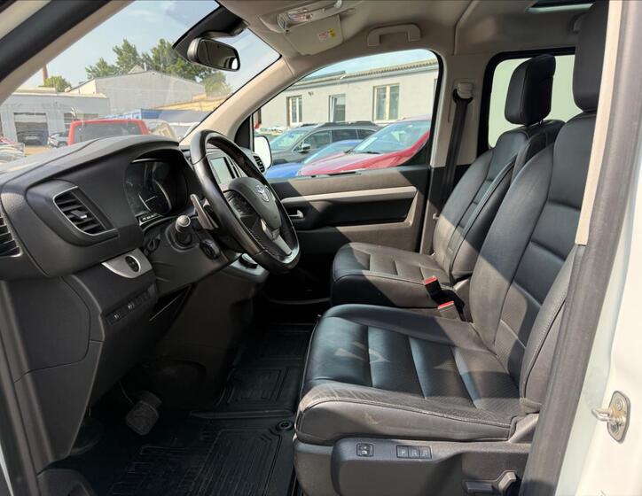 Toyota ProAce 8