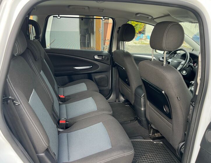 Ford S-MAX 10