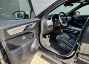 Jaguar F-Pace 10