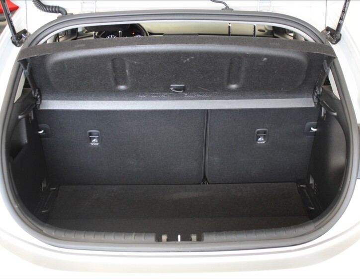 KIA Rio 16