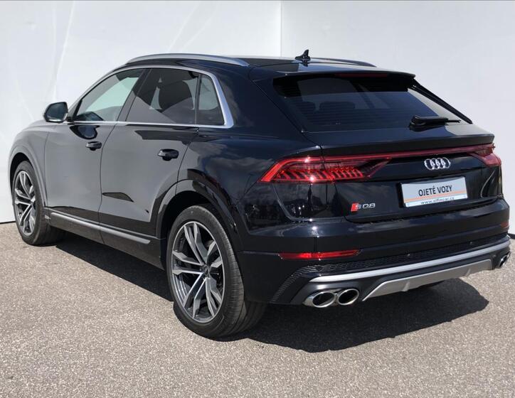 Audi SQ8 9