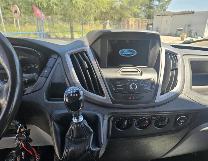 Ford Transit 12