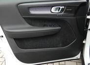 Volvo XC40 8