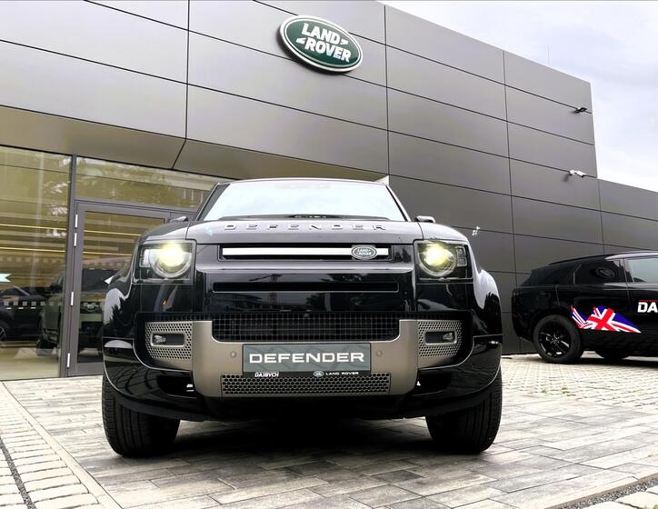 Land Rover Defender 11