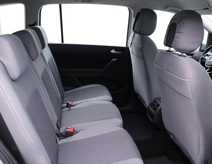 Volkswagen Touran 14