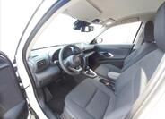 Toyota Yaris Cross 8