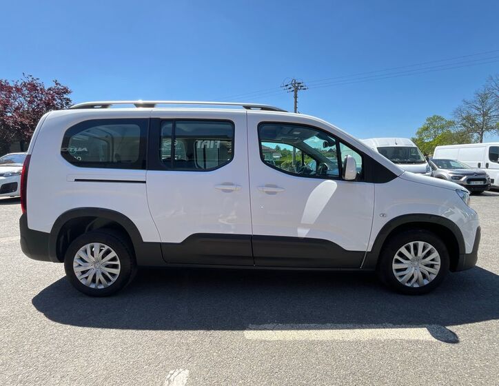 Peugeot Rifter 14