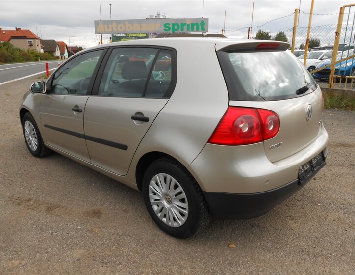 Volkswagen Golf 9