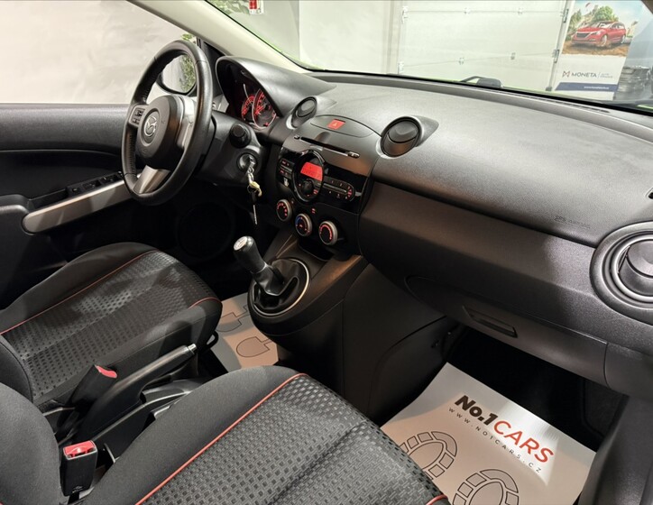 Mazda 2 16
