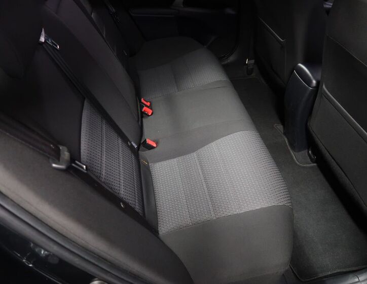 Toyota Avensis 13