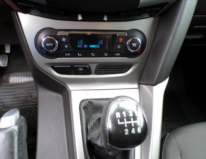 Ford Focus 10