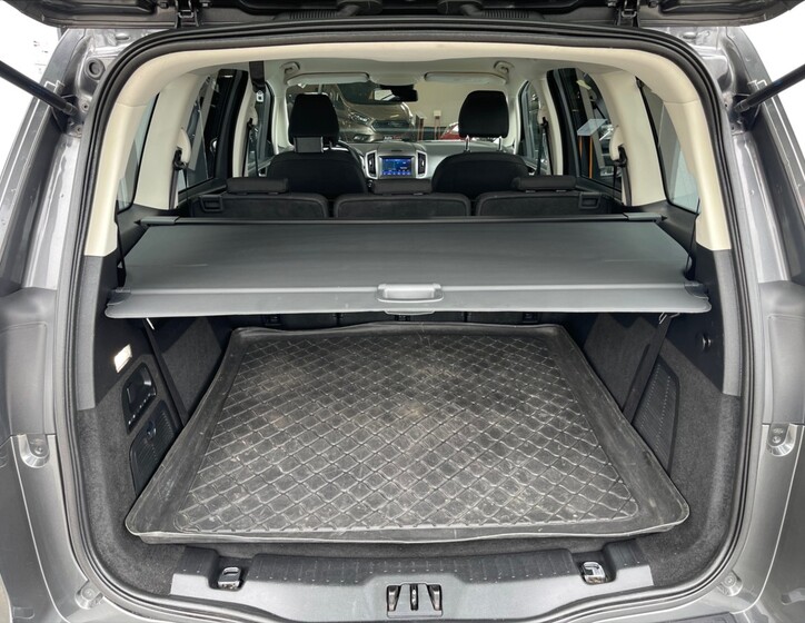 Ford Galaxy 31