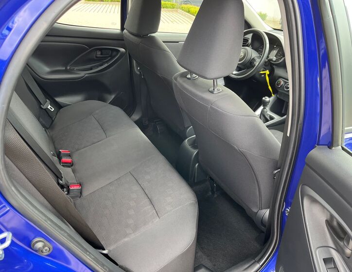 Toyota Yaris 16