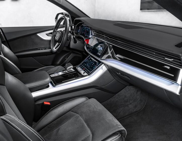 Audi Q8 14