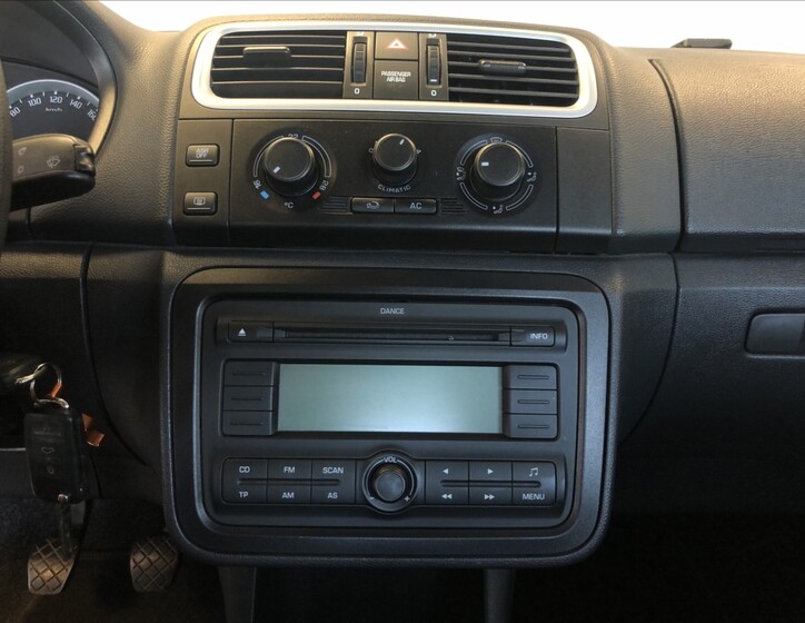 Škoda Fabia 16