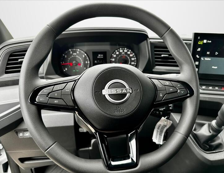 Nissan Interstar 18
