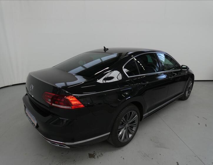 Volkswagen Passat 2