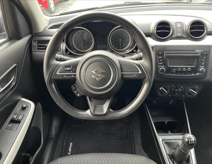 Suzuki Swift 13
