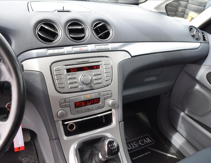 Ford Galaxy 38