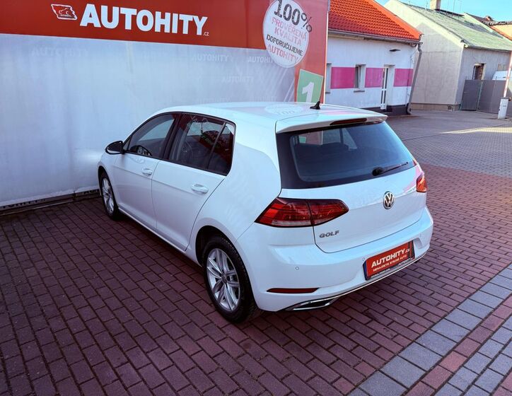 Volkswagen Golf 9